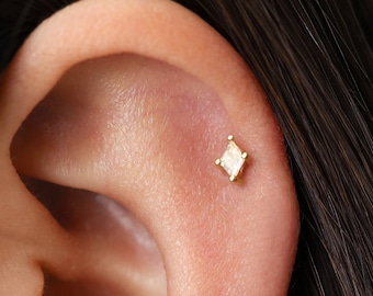 18G/16G Tiny Diamond Internally Threaded Labret Stud • Cartilage Earring • Tragus • Conch Stud • Cartilage Stud • Flat back Labret