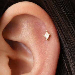 Opal Ear Piercing Stud 16g Titanium Flat Back Labret Green Internally Threaded Body Jewelry Earring 4mm 16g 5/16 / Gold