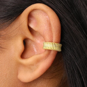 Textured Gold Ear Cuff • No Piercing Fake Helix