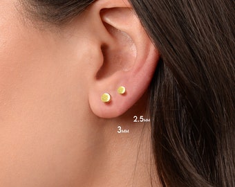 Dot Simple Stud Earrings • 16G/18G/20G • Disc Conch Earring • Dot