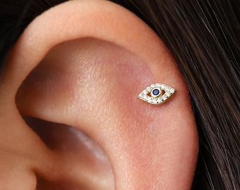 18G/16G Tiny Evil Eye Internally Threaded Labret Stud • Cartilage Earring • Tragus • Conch Stud • Cartilage Stud • Flat back Labret