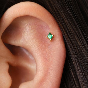 18G/16G Tiny Emerald Diamond Internally Threaded Labret Stud • Cartilage Earring • Tragus • Conch Stud • Cartilage Stud • Flat back Labret