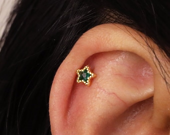 Brincos labret de cartilagem com estrela e engaste de esmeralda 18G/16G • brincos de concha • brincos pequenos • brinco de cartilagem • brinco de hélice • brinco labret de tragus