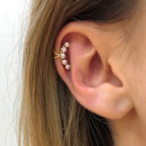 Pareloormanchet zonder piercing • parelmanchet • conchmanchet • oormanchet zonder gaatjes • nep-helixpiercing • oormanchetten • kraakbeenmanchet
