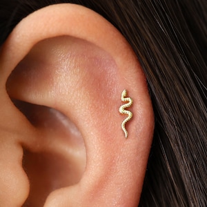 18G/16G Serpent Labret Stud • Internally Threaded Labret • Gold Snake Piercing • Gold Snake Tragus Earring • Flat back Labret • Cartilage