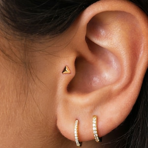 18G Tiny 3D Pyramid Cartilage Stud Earrings • gold pyramid studs • small triangle stud earrings • minimalist • tragus • conch • helix