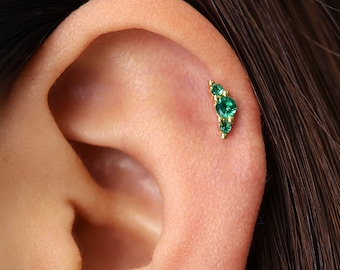 18G/16G Emerald Climber Flat Back Labret Stud • Cartilage Earring • Tragus Stud • Helix Piercing • Nose Piercing • Elevado Jewelry