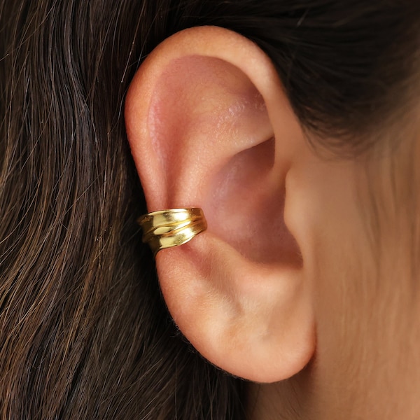 Statement Thick Ear Cuff • ear cuff no piercing • gold ear cuff • ear cuff non pierced • fake helix piercing • ear cuffs • fake piercings
