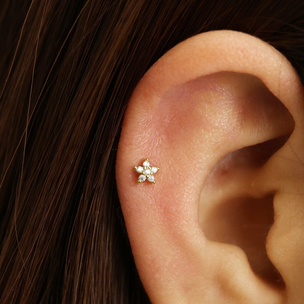 18G/16G Diamond Flower Cartilage Gold Stud Earrings • tragus stud  • flower conch earrings • cartilage helix stud • flat back labret stud