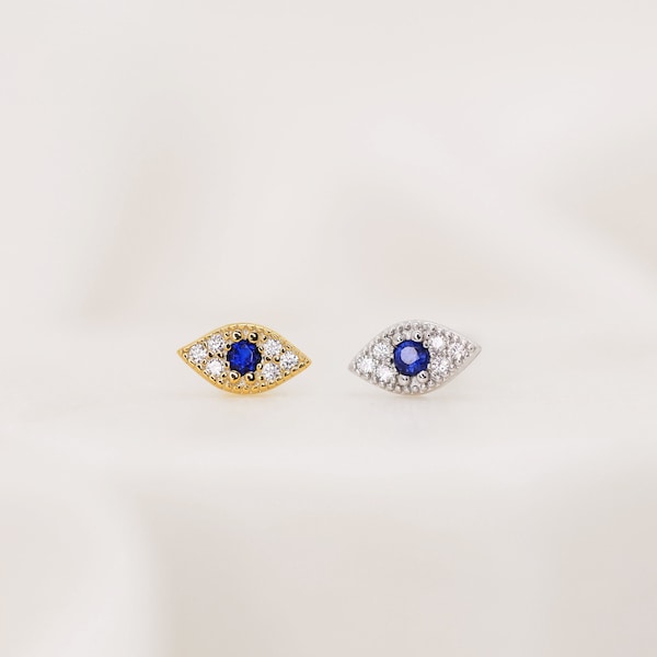 Boucles d'oreilles Tiny Evil Eye Stud • Boucles d'oreilles délicates CZ • clous d'argent pour les yeux • boucles d'oreilles pour petits yeux • boucles d'oreilles minimalistes • boucles d'oreilles en argent