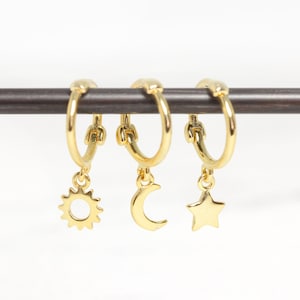 Set di 3 orecchini a cerchio piccoli celestiali • orecchini a cerchio a forma di stella dorata • orecchini a cerchio a forma di luna dorata • orecchini a cerchio a forma di sole • gioielli celestiali in argento
