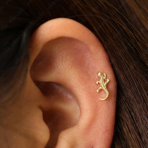 18G/16G Gecko Lizard Internally Threaded Labret Stud • Cartilage Earring • Tragus • Conch Stud • Gecko Cartilage Stud • Flat back Labret