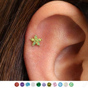 18G / 16G Garten Grün Opal Blume Knorpel Gold Ohrstecker • Tragus Ohrstecker • Blume Muschel Ohrringe • Knorpel Helix Ohrstecker • Flachboden Bolzen