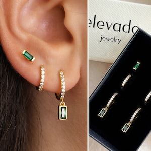 Cadeauset met smaragd smaragd met hangende oorbellen • Edelsteenoorbellen • Huggie-oorbellen • oorbellenset • cadeau voor haar • cadeau voor moeder • cadeauset
