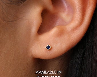 Saphir Diamant Ohrstecker • zierliche Ohrringe • kleine Ohrstecker • kleine Ohrringe • minimalistische Ohrringe • gold schwarze Ohrringe