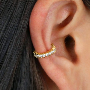 16G/18G/20G Everyday Gold Conch Paved Hoop • Straight Barbell Paved Cartilage Gold Hoop Earrings • tragus earrings • gold cartilage hoop