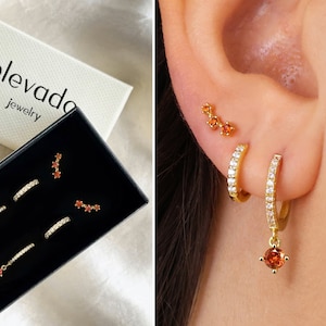 Garnet bungeloorbel cadeauset • Geboortesteenoorbel • Huggie Hoop Earring • oorbel cadeau voor haar • cadeau voor moeder • stapel oorbellen