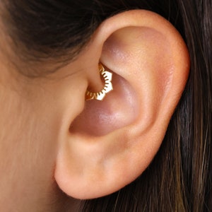 Créoles à cliquer fleur, anneau pour le nez, anneau de conque, boucle d'oreille, anneau de septum 16 g/18 g • anneau Daith • anneau tragus • anneau tour