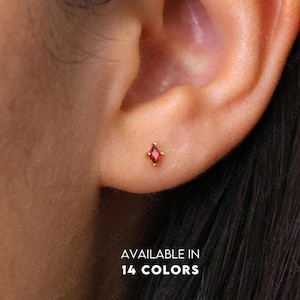 NOUVEAU • Puces d'oreilles en petits diamants • Boucles d'oreilles délicates en cz • Puces d'oreilles en or • petites puces d'oreilles • boucles d'oreilles minimalistes • puces d'oreilles avec pierres de naissance