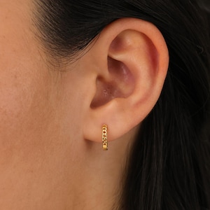 Chain Huggie Hoop Earrings • small chain hoop earrings • tiny hoop earrings • dainty chain hoops • tiny hoops • huggie hoop earrings
