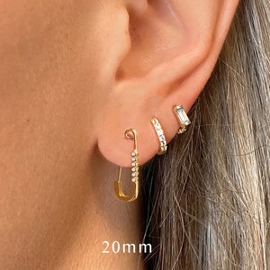 Pendientes modernos con imperdible • pendientes llamativos • joyas con imperdible de oro • pendientes de aro • pendientes ligeros • pendientes minimalistas