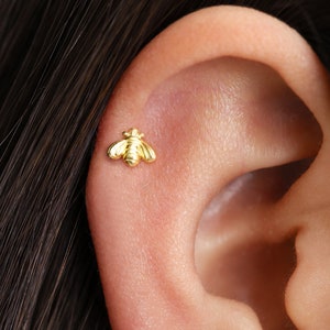18G/16G Tiny 3D Bee Cartilage Gold Stud Earrings • bee tragus earrings • bee conch earrings • cartilage stud • tiny bee studs