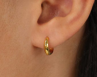 Hexagonal Wavy Statement Hoops • small hoop earrings • hoop earrings • dainty hoops • gold hoops • huggie hoop earrings • geometric earrings
