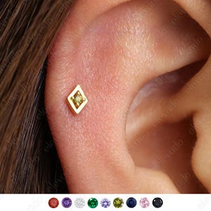 18G/16G Tiny Peridot Rhombus Internally Threaded Labret Stud •Cartilage Earring • Tragus • Conch Stud • Cartilage Stud • Flat back Labret