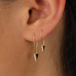 Pendientes modernos con imperdible • pendientes llamativos • joyas con imperdible de oro • pendientes de aro • pendientes ligeros • pendientes minimalistas