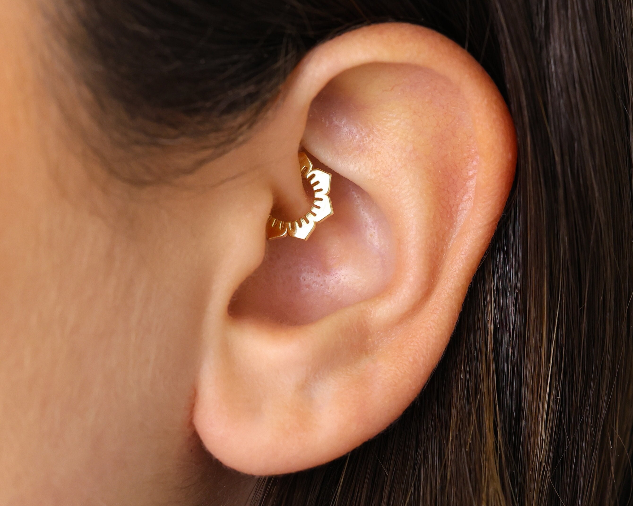 Flower Daith Hoop Earring, Nose Ring, Conch Hoop, Hoop Earring, 16G/18G Clicker Hoops • Septum Ring • Tragus Hoop • Rook Hoop