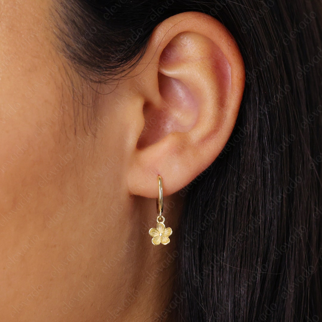 Little Daisy Flower Charmed Hoop Earrings In Sterling Silver - Cute Fl – Silver Rain Silver