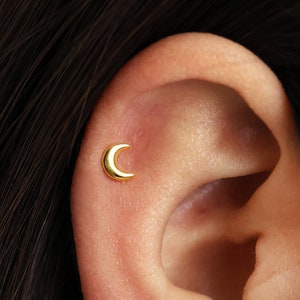 18G/16G Moon Internally Threaded Labret Stud • Cartilage Earring • Tragus • Conch Stud • Moon Cartilage Stud • Flat back Labret