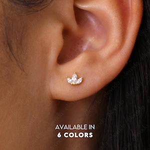 Dainty Flower Stud Earrings • diamond dainty earrings • minimalist earrings • flower earrings • gold earrings • minimalist earrings