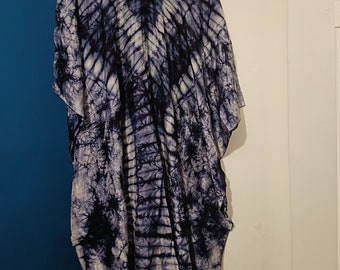 Robe bubou en soie bleue Adire