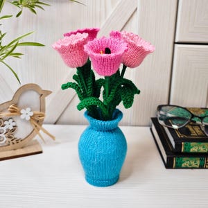 K087 Flowers Knitting Pattern - Bunch of Tulip Flowers in a vase. Window, home decoration. Knitting flat and in rounds - by Zabelina Etsy