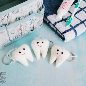 K088 Knitting Pattern - Teeth Tooth key chain or Fairy Present, Dentist decor  - Amigurumi - by Zabelina Etsy