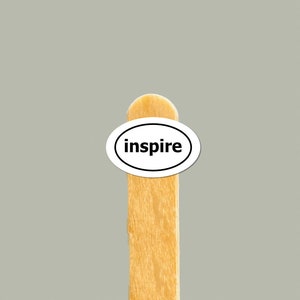 Naklejka Inspire | Motywacyjna naklejka winylowa | Mała naklejka na laptopa, telefon, butelkę z wodą | Prezent dla nauczyciela | Inspirująca sztuka | Prezent dla nauczyciela