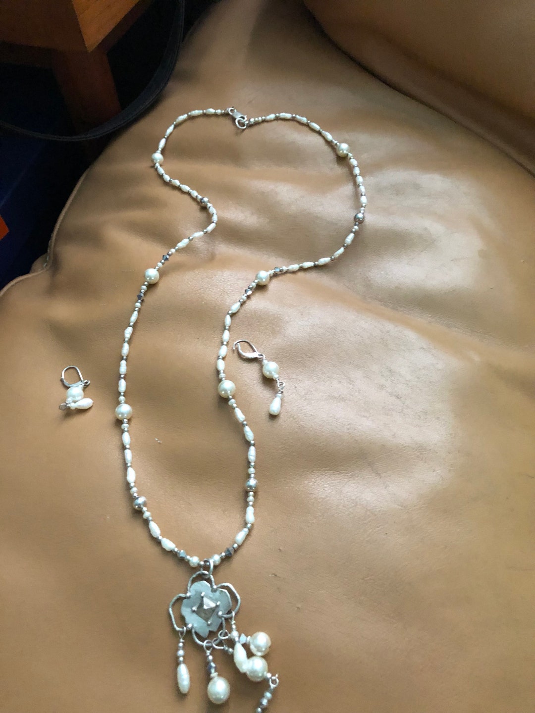White Pearl and Silver Necklace Set I - Etsy