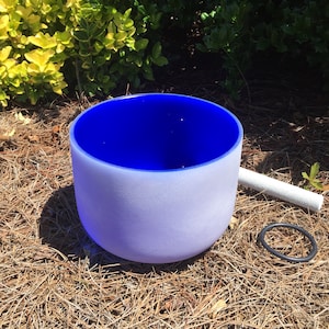 10 Inch A Note Third Eye Chakra Frosted Quartz Crystal Singing Bowl Musical Sound Healing Chakra Meditation Bowl with a mallet & O-ring