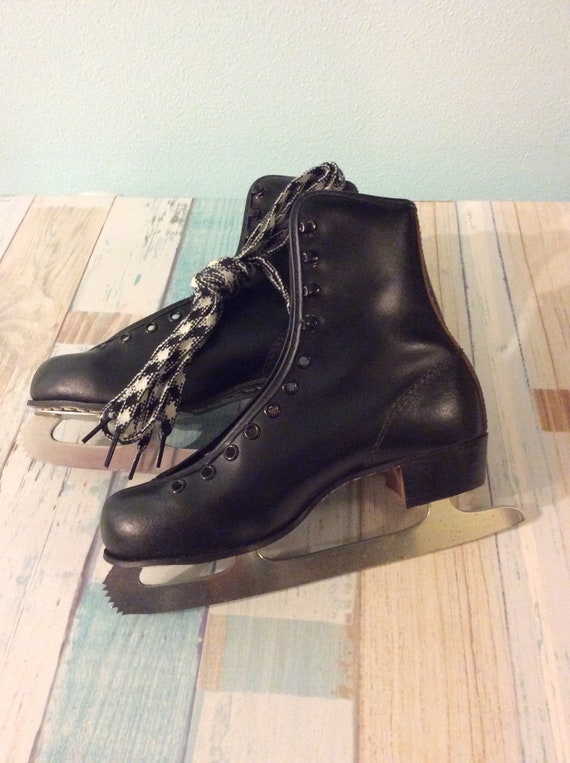 boys ice skates size 2