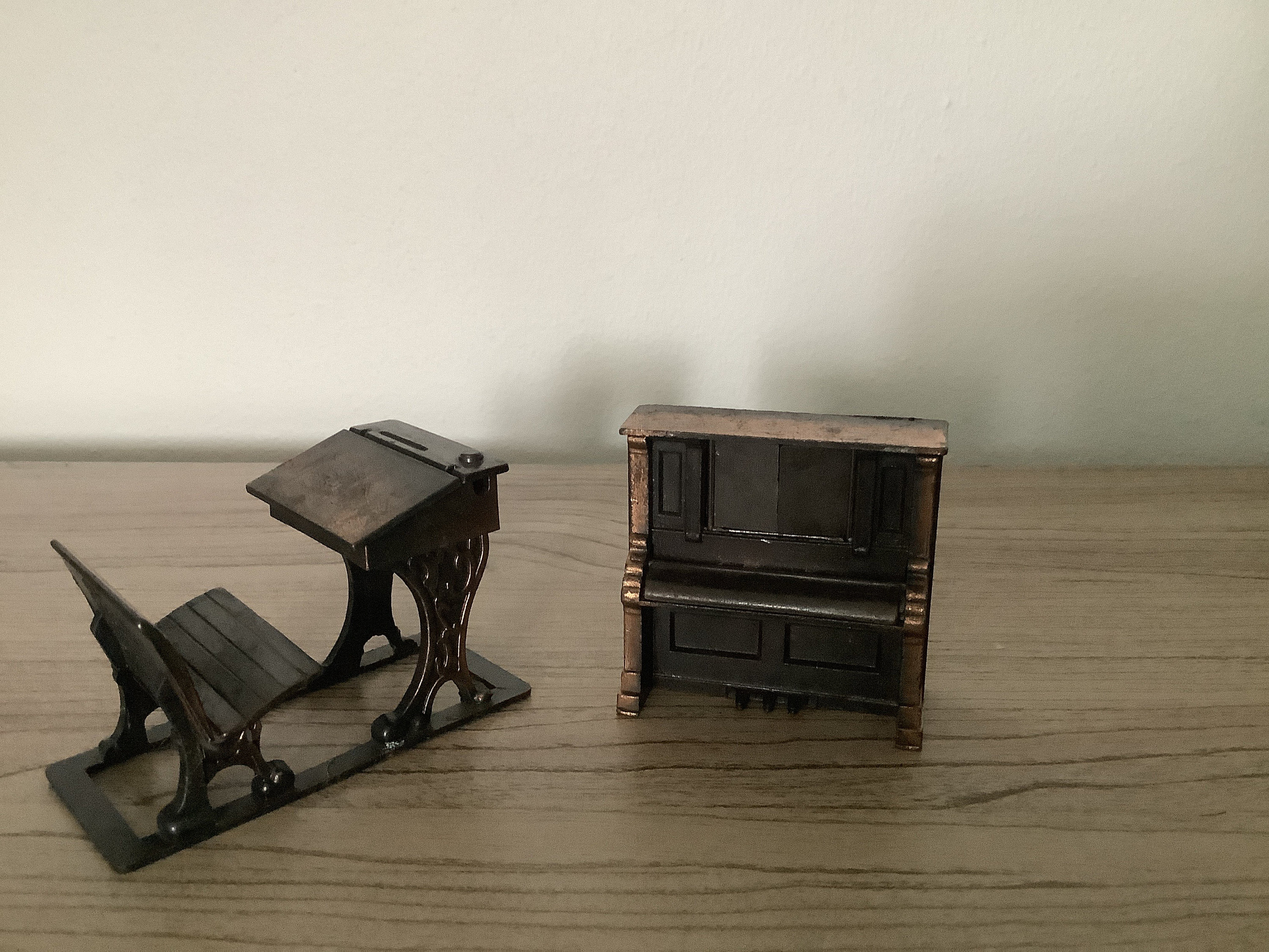 Muebles dollhouse de Escritorio y Piano Durham Industries | Etsy