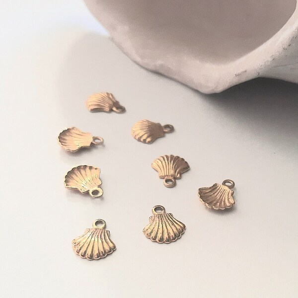 Tiny Gold Seashell Charm, Beach Charms for Bracelet, Mini Scallop Shell Charm, Ocean Treasure Charm, Petite Seashell Pendant, Shell Charm