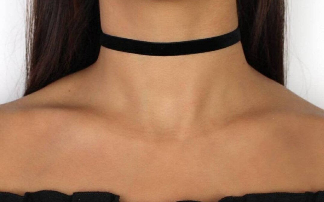 Chocker Simple Thin Black Velvet Choker, 90's Choker, Minimalist Choker, Thin Black ...