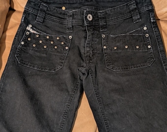 Vaqueros vintage Diesel de corte bota con detalles de tachuelas
