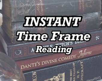 Peut inclure: Une pile de livres anciens reliés en toile avec des titres comme "Divine Comédie de Dante Inferno" et "Les meilleures histoires étranges de H.P. Lovecraft". Le texte "INSTANT Time Frame Reading" est superposé à l'image.