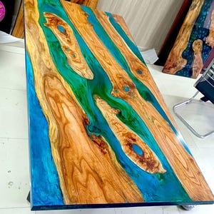 Epoxy Couchtisch & Esstisch Top Handgefertigte Möbel, Benutzerdefinierte Harz Epoxy Center Live Edge Tisch, Ocean River Home Decor Map Themed