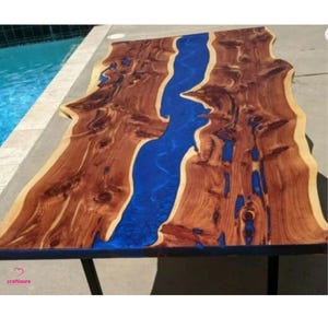 カスタムライブエッジエポキシ樹脂ダイニングテーブル：リバーウッドコーヒーテーブル