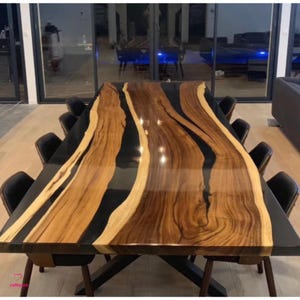Custom Live Edge Epoxidharz Esstisch: River Design, personalisierte Möbel