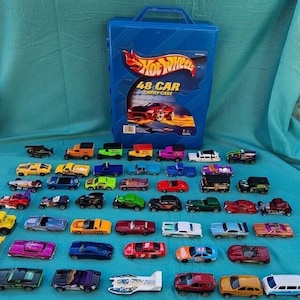 How likely is it that a case of Hot Wheels cars contains all the same model