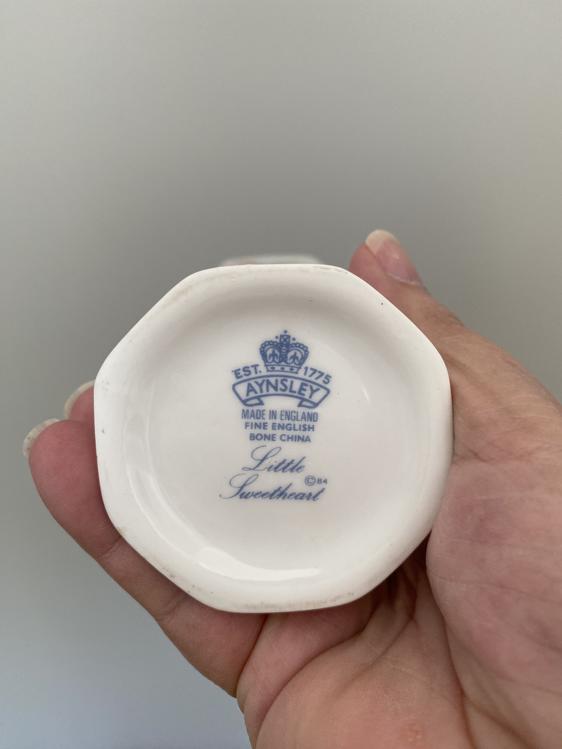 AYNSLEY 中国製花瓶、イギリス製、LITTLE SWEETHEART パターン、6 面